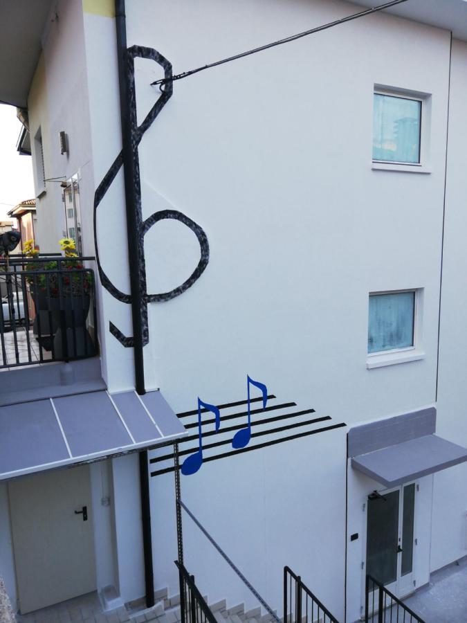 Sun Apartment Torbole Sul Garda Bagian luar foto