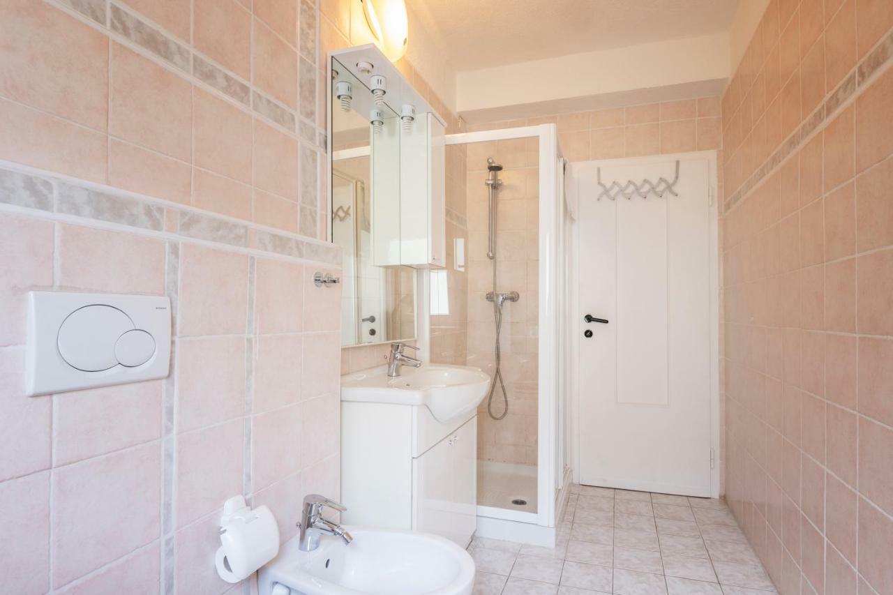 Sun Apartment Torbole Sul Garda Bagian luar foto